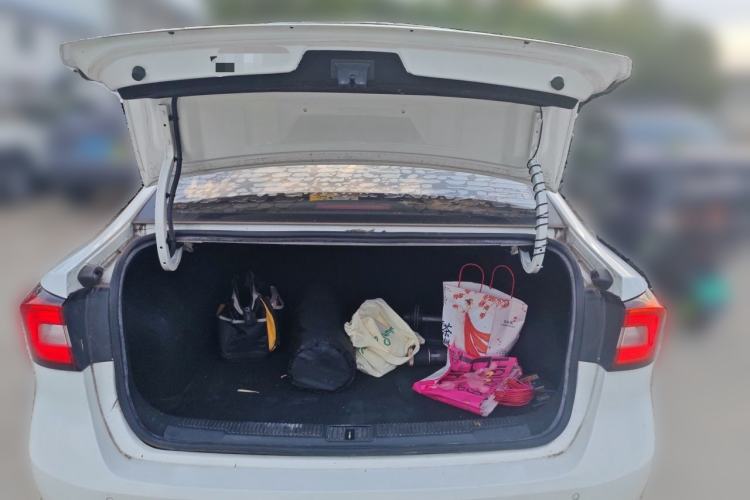 Used Roewe i5 2020 1.5L Manual 4G Connect Leehao Flagship Edition Trunk