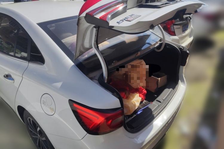 Used Roewe i5 2020 1.5L Automatic 4G Connect Luxury Flagship Edition Trunk