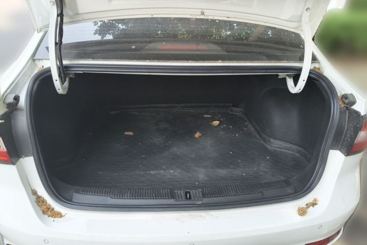 Used Roewe i5 2020 1.5L Manual 4G Connect Leehao Flagship Edition Trunk