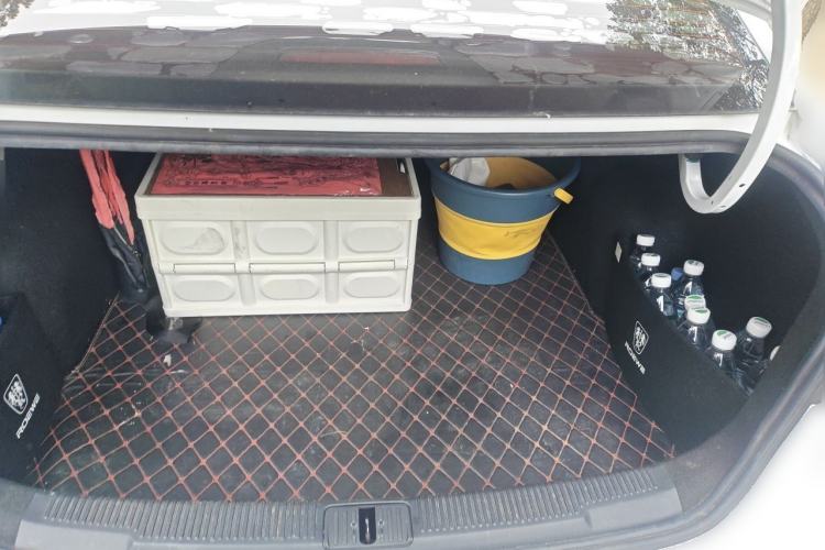 Used Roewe i5 2020 1.5L Automatic 4G Connected Linghao Edition Trunk