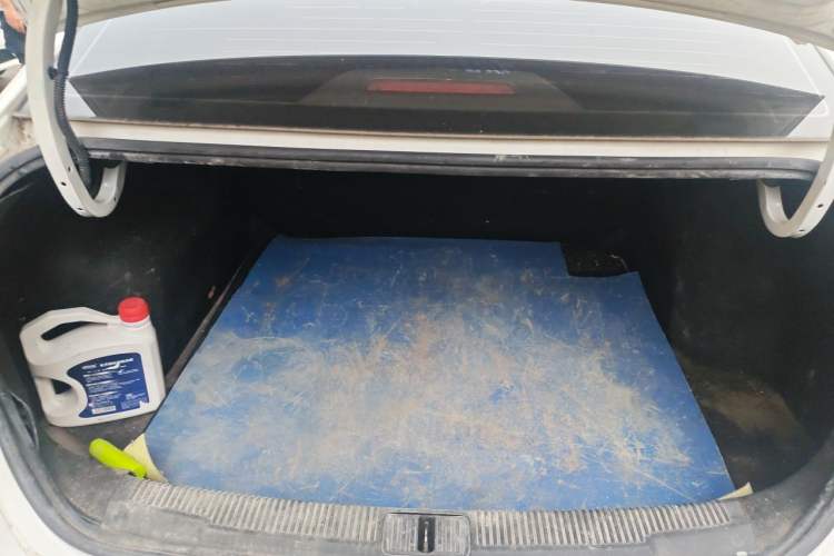 Used Roewe i5 2020 1.5L Automatic 4G Connect Luxury Flagship Edition Trunk