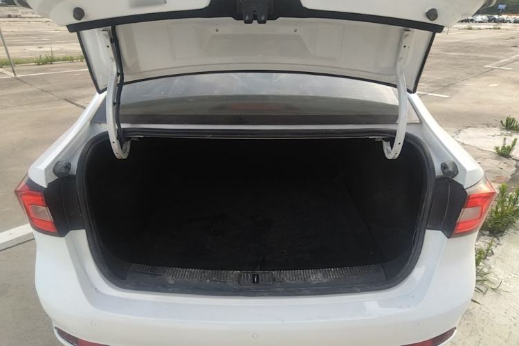 Used Roewe i5 2020 1.5L Automatic 4G Connect Luxury Flagship Edition Trunk