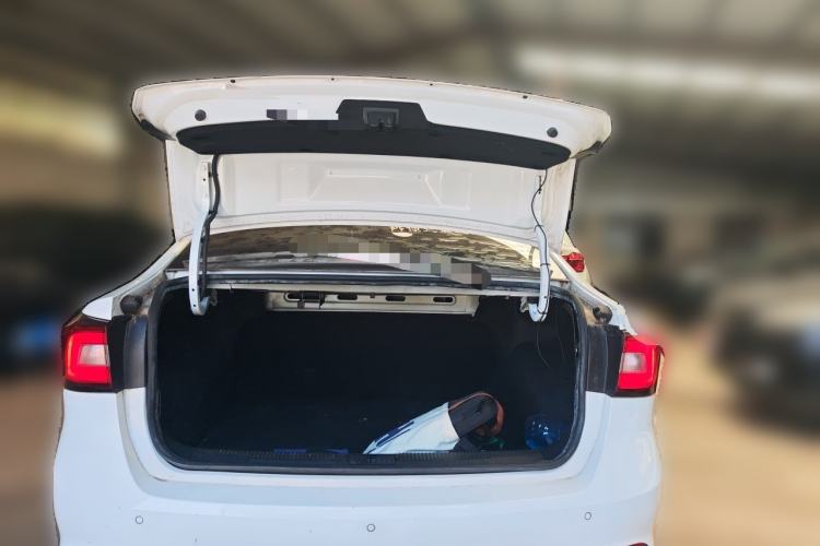 Used Roewe i5 2020 1.5L Manual 4G Connect Luxury Edition Trunk