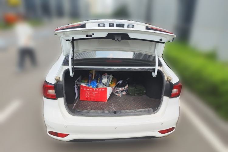 Used Roewe i5 2020 1.5L Automatic 4G Connect Luxury Flagship Edition Trunk