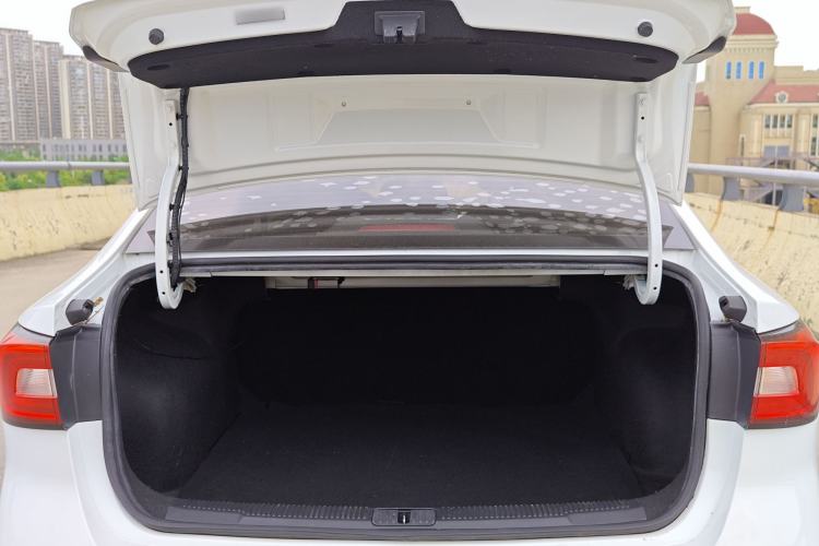 Used Roewe i5 2020 1.5L Automatic 4G Connected Linghao Edition Trunk