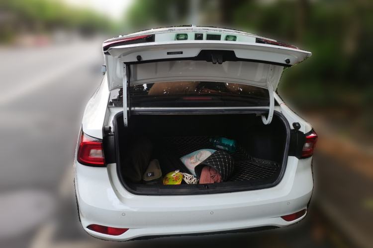 Used Roewe i5 2020 1.5L Automatic 4G Connected Linghao Edition Trunk