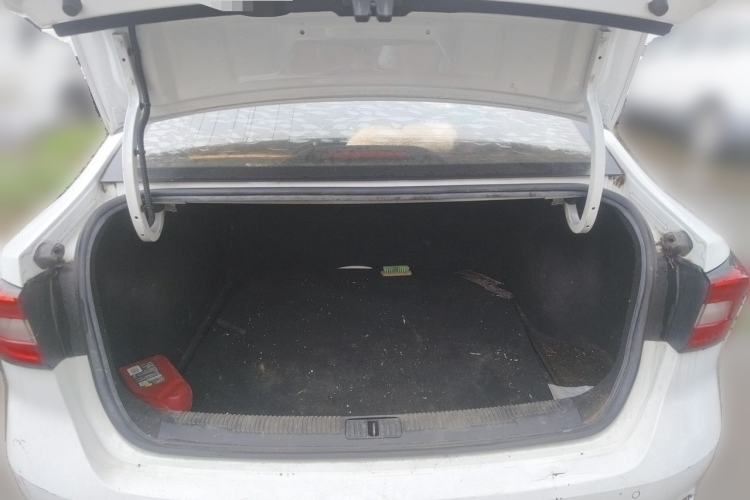 Used Roewe i5 2020 1.5L Automatic 4G Connect Luxury Flagship Edition Trunk