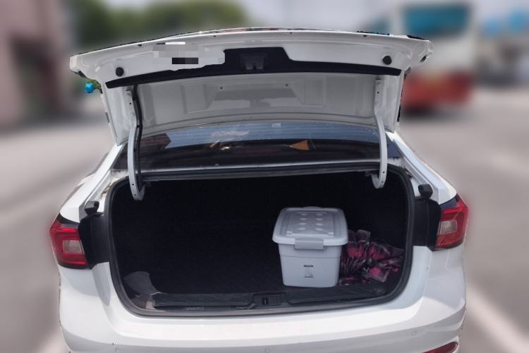 Used Roewe i5 2020 1.5L Automatic 4G Connect Luxury Flagship Edition Trunk