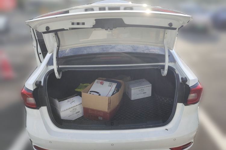 Used Roewe i5 2020 1.5L Automatic 4G Connect Luxury Flagship Edition Trunk