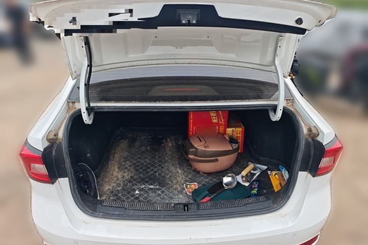 Used Roewe i5 2020 1.5L Automatic 4G Connected Linghao Edition Trunk