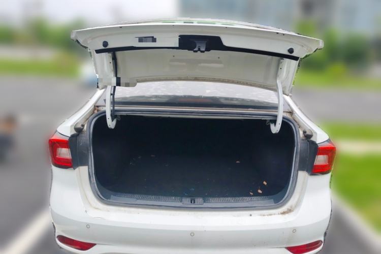 Used Roewe i5 2020 1.5L Automatic 4G Connect Luxury Flagship Edition Trunk