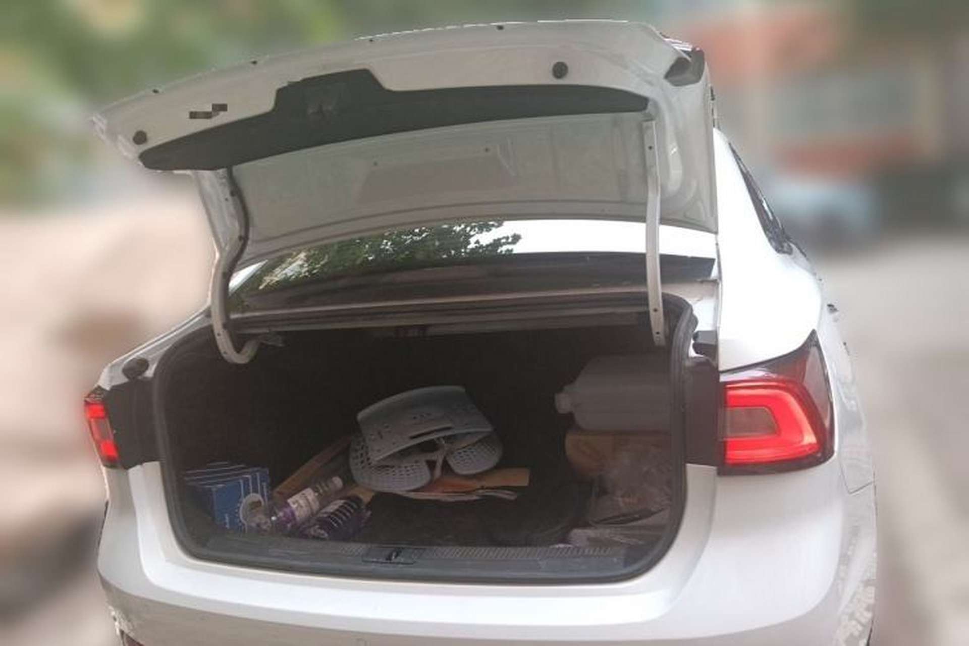 Used Roewe i5 2020 1.5L Manual 4G Connect Luxury Edition Trunk