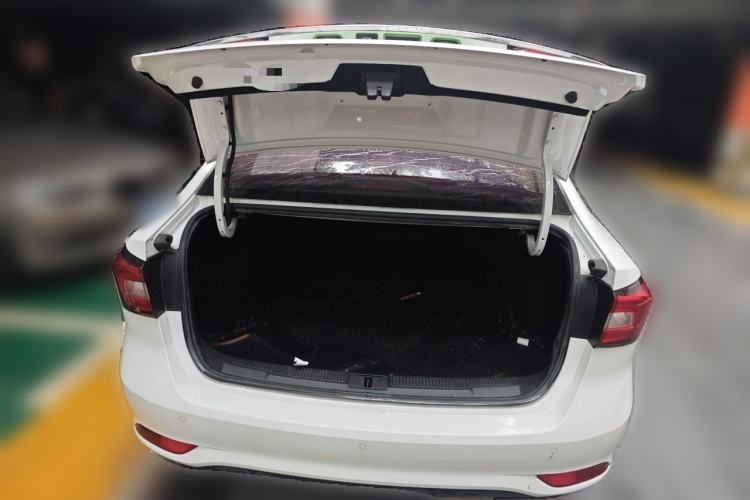 Used Roewe i5 2020 1.5L Manual 4G Connect Leehao Flagship Edition Trunk