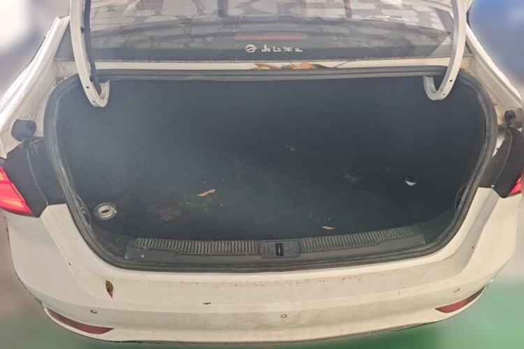 Used Roewe i5 2020 1.5L Manual 4G Connect Luxury Edition Trunk
