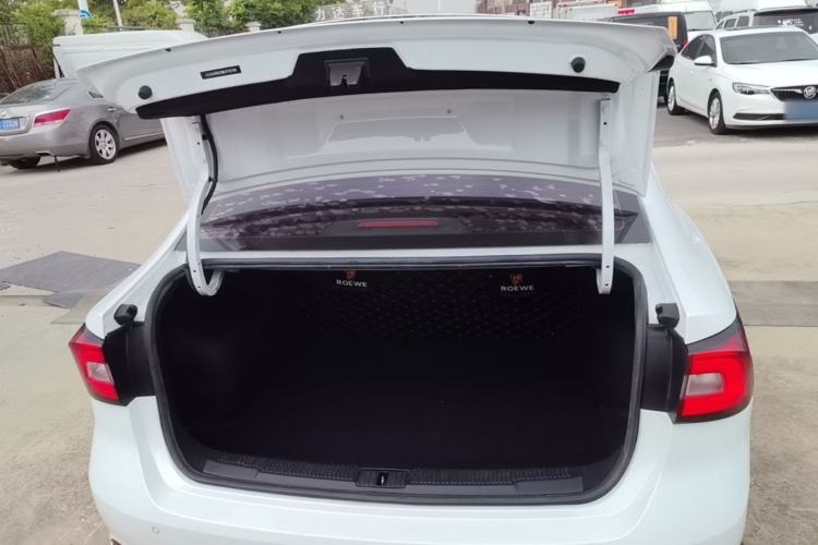 Used Roewe i5 2020 1.5L Automatic 4G Connect Luxury Flagship Edition Trunk