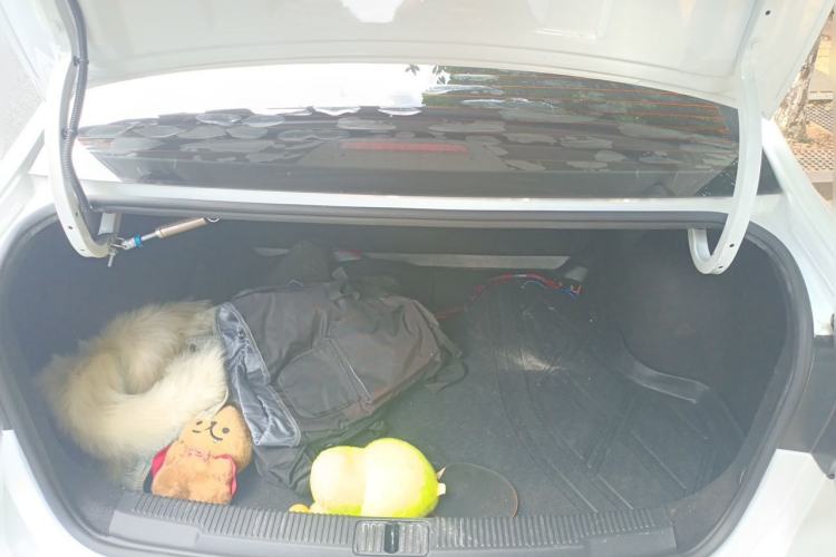 Used Roewe i5 2020 1.5L Automatic 4G Connected Linghao Edition Trunk
