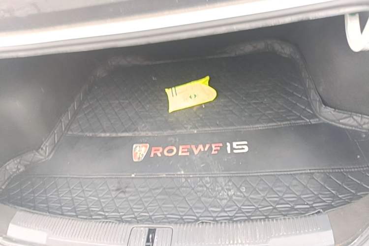 Used Roewe i5 2020 1.5L Automatic 4G Connect Luxury Flagship Edition Trunk