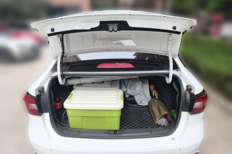 Used Roewe i5 2020 1.5L Automatic 4G Connected Linghao Edition Trunk