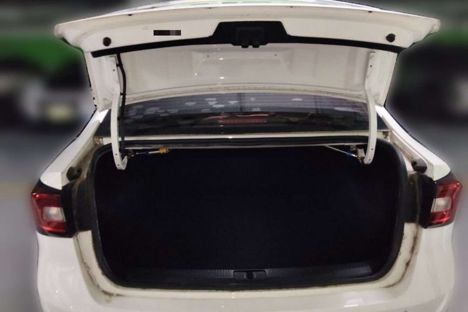 Used Roewe i5 2020 1.5L Automatic 4G Connect Luxury Flagship Edition Trunk