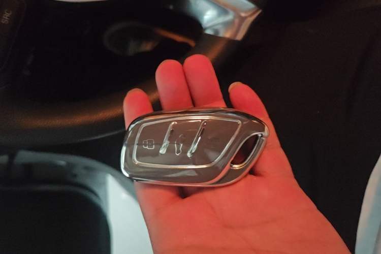 Used Roewe i5 2020 1.5L Automatic 4G Connect Luxury Flagship Edition Vehicle Key