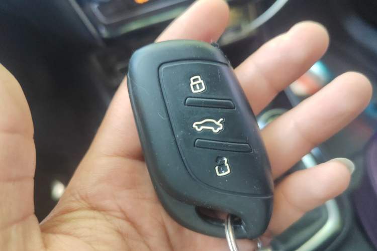 Used Roewe i5 2020 1.5L Manual 4G Connect Luxury Edition Vehicle Key