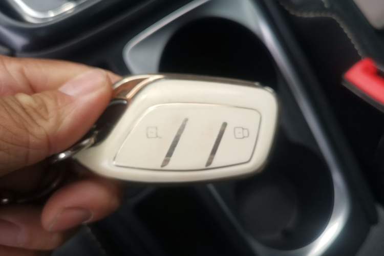 Used Roewe i5 2020 1.5L Automatic 4G Connect Luxury Flagship Edition Vehicle Key