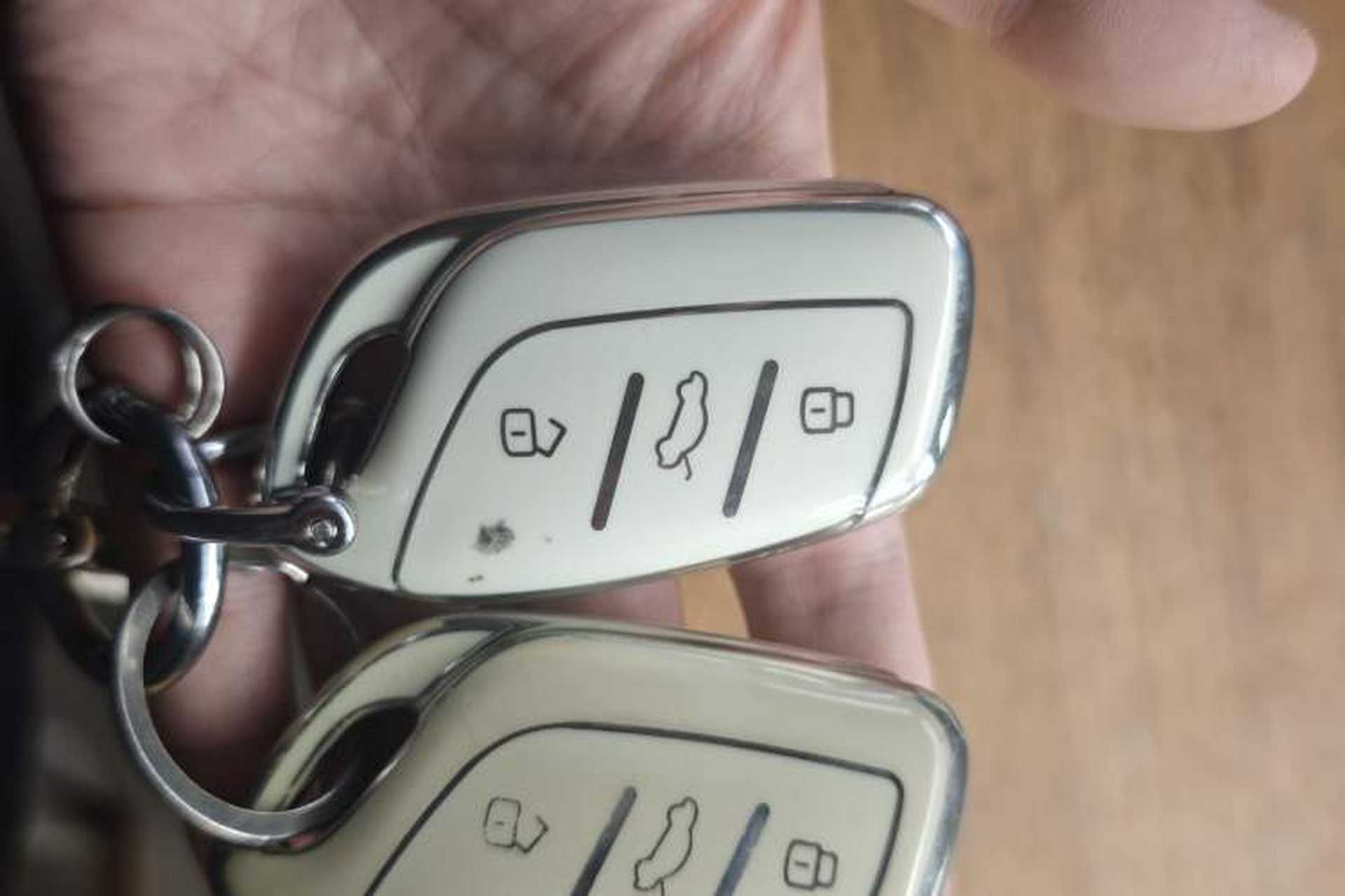 Used Roewe i5 2020 1.5L Automatic 4G Connect Luxury Flagship Edition Vehicle Key