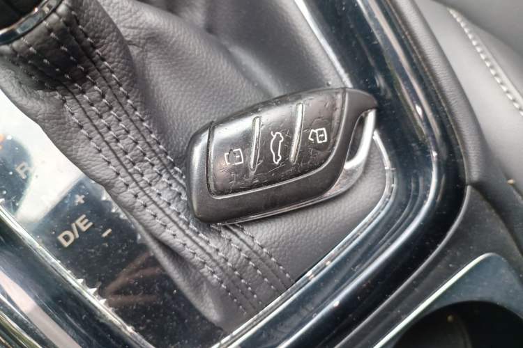 Used Roewe i5 2020 1.5L Automatic 4G Connect Luxury Flagship Edition Vehicle Key