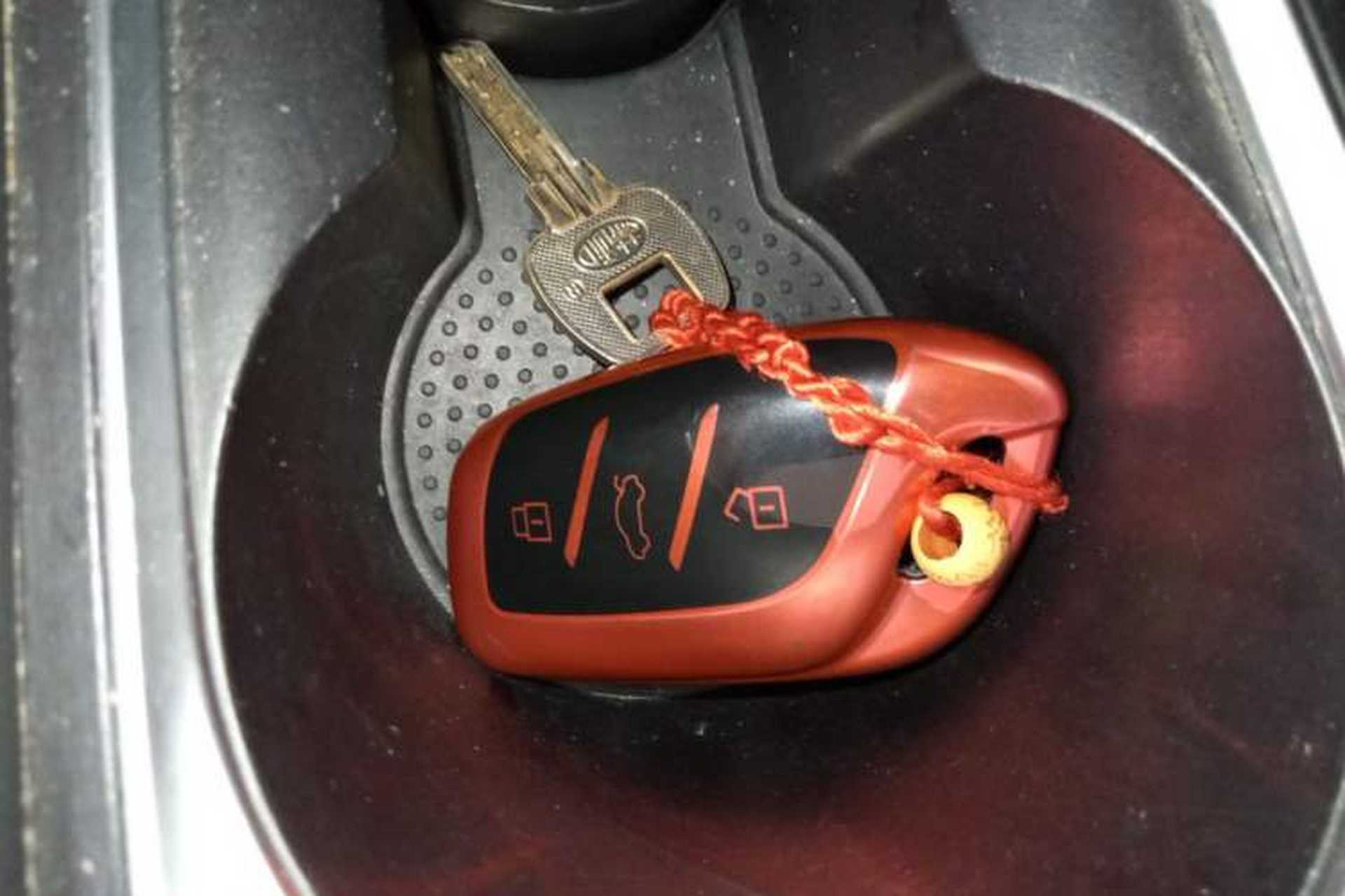 Used Roewe i5 2020 1.5L Automatic 4G Connected Leading Intelligent Driving Edition Vehicle Key
