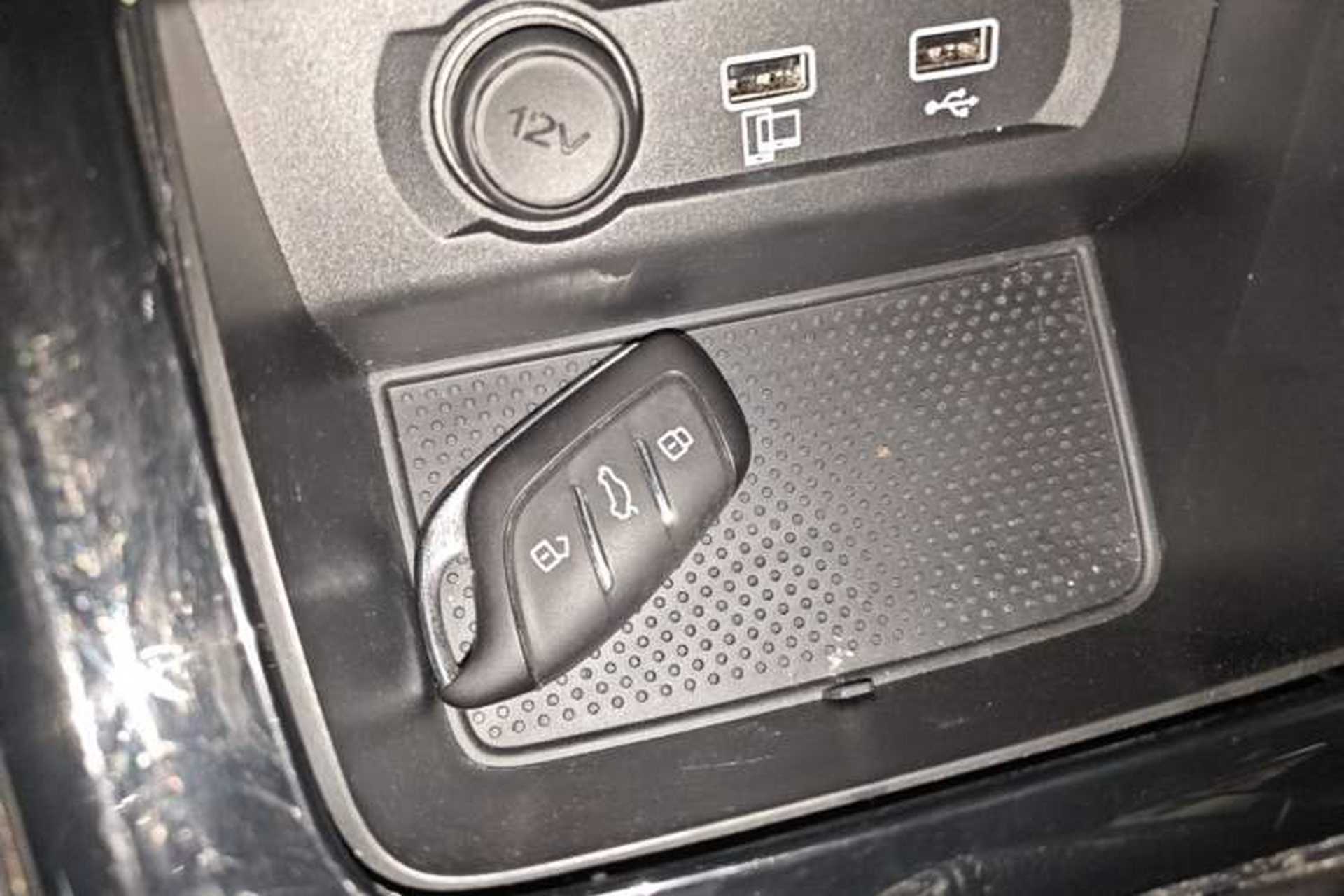 Used Roewe i5 2020 1.5L Automatic 4G Connect Luxury Flagship Edition Vehicle Key