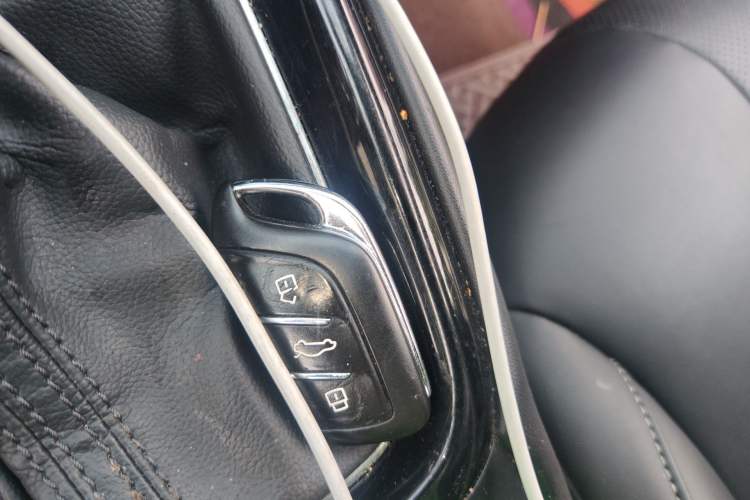 Used Roewe i5 2020 1.5L Automatic 4G Connect Luxury Flagship Edition Vehicle Key