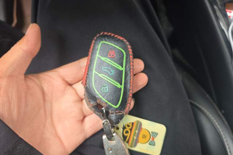 Used Roewe i5 2020 1.5L Automatic 4G Connect Luxury Flagship Edition Vehicle Key