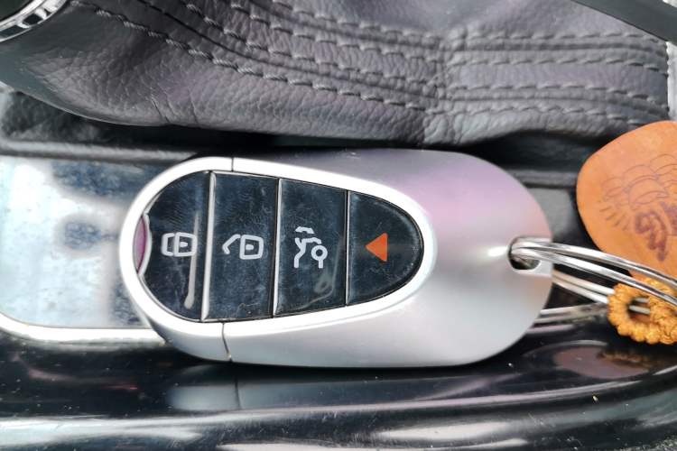Used Roewe i5 2020 1.5L Automatic 4G Connect Luxury Flagship Edition Vehicle Key