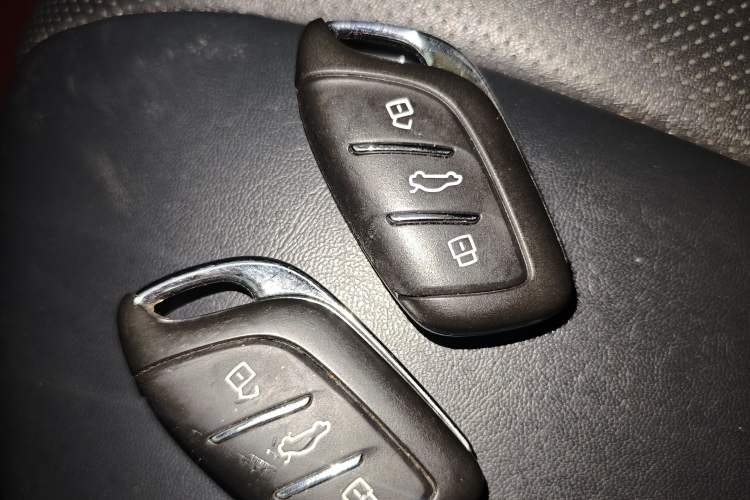 Used Roewe i5 2020 1.5L Automatic 4G Connect Luxury Flagship Edition Vehicle Key