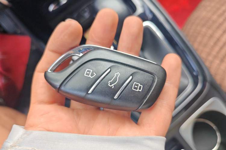 Used Roewe i5 2020 1.5L Automatic 4G Connected Linghao Edition Vehicle Key