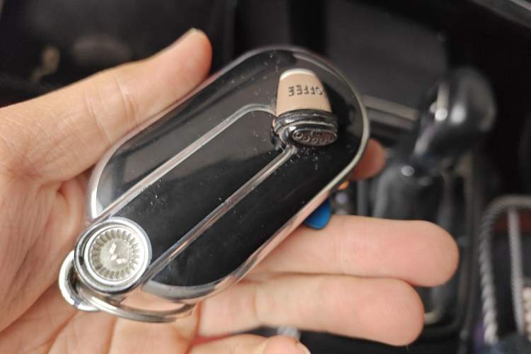 Used Roewe i5 2020 1.5L Automatic 4G Connect Luxury Flagship Edition Vehicle Key