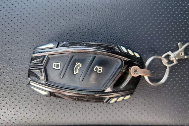 Used Roewe i5 2020 1.5L Automatic 4G Connect Luxury Flagship Edition Vehicle Key