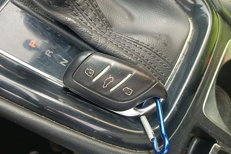 Used Roewe i5 2020 1.5L Automatic 4G Connect Luxury Flagship Edition Vehicle Key