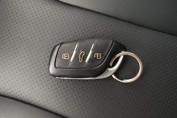 Used Roewe i5 2020 1.5L Manual 4G Connect Leehao Flagship Edition Vehicle Key