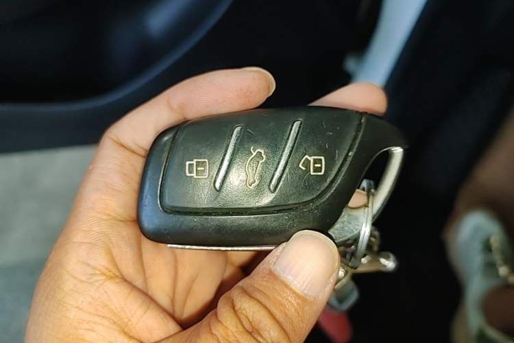 Used Roewe i5 2020 1.5L Automatic 4G Connect Luxury Flagship Edition Vehicle Key