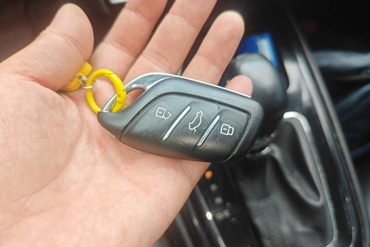 Used Roewe i5 2020 1.5L Automatic 4G Connect Luxury Flagship Edition Vehicle Key