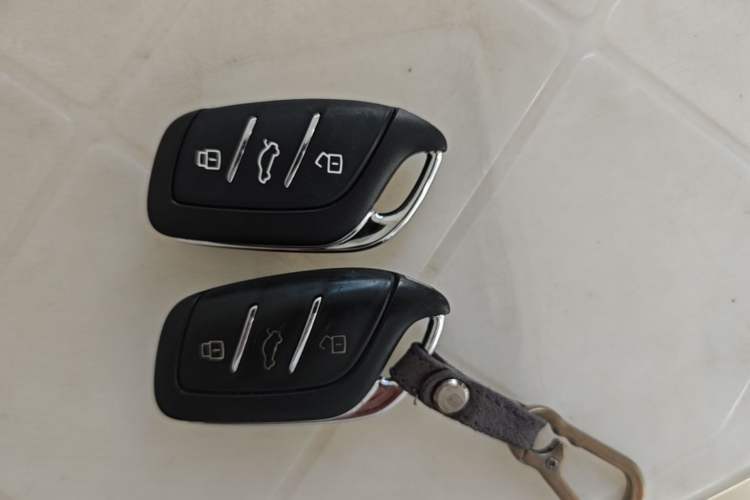 Used Roewe i5 2020 1.5L Automatic 4G Connect Luxury Flagship Edition Vehicle Key