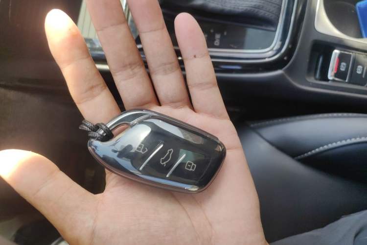 Used Roewe i5 2020 1.5L Automatic 4G Connect Luxury Flagship Edition Vehicle Key