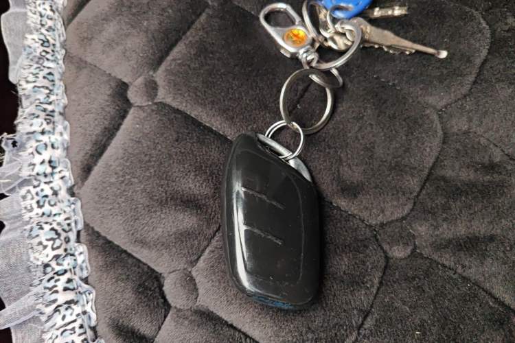 Used Roewe i5 2020 1.5L Automatic 4G Connect Luxury Flagship Edition Vehicle Key