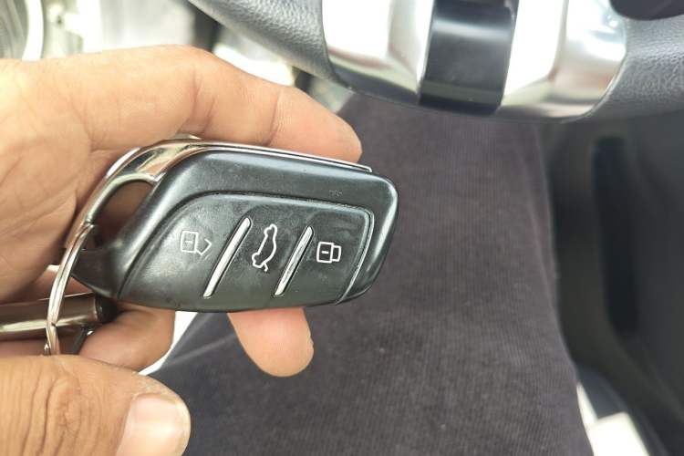 Used Roewe i5 2020 1.5L Automatic 4G Connected Linghao Edition Vehicle Key