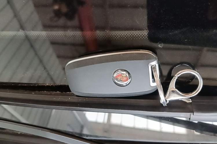 Used Roewe i5 2020 1.5L Automatic 4G Connect Luxury Flagship Edition Vehicle Key
