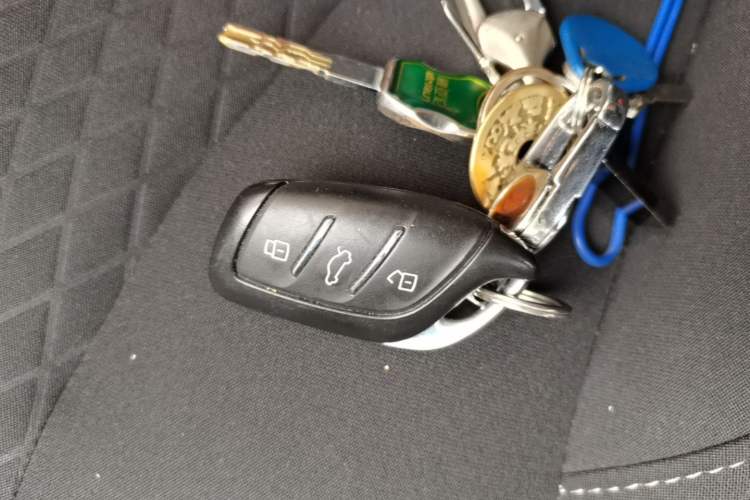 Used Roewe i5 2020 1.5L Automatic 4G Connected Linghao Edition Vehicle Key