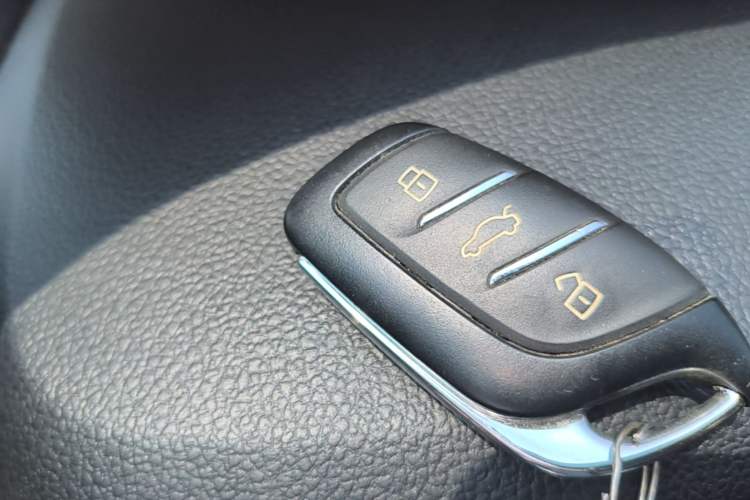 Used Roewe i5 2020 1.5L Manual 4G Connect Luxury Edition Vehicle Key