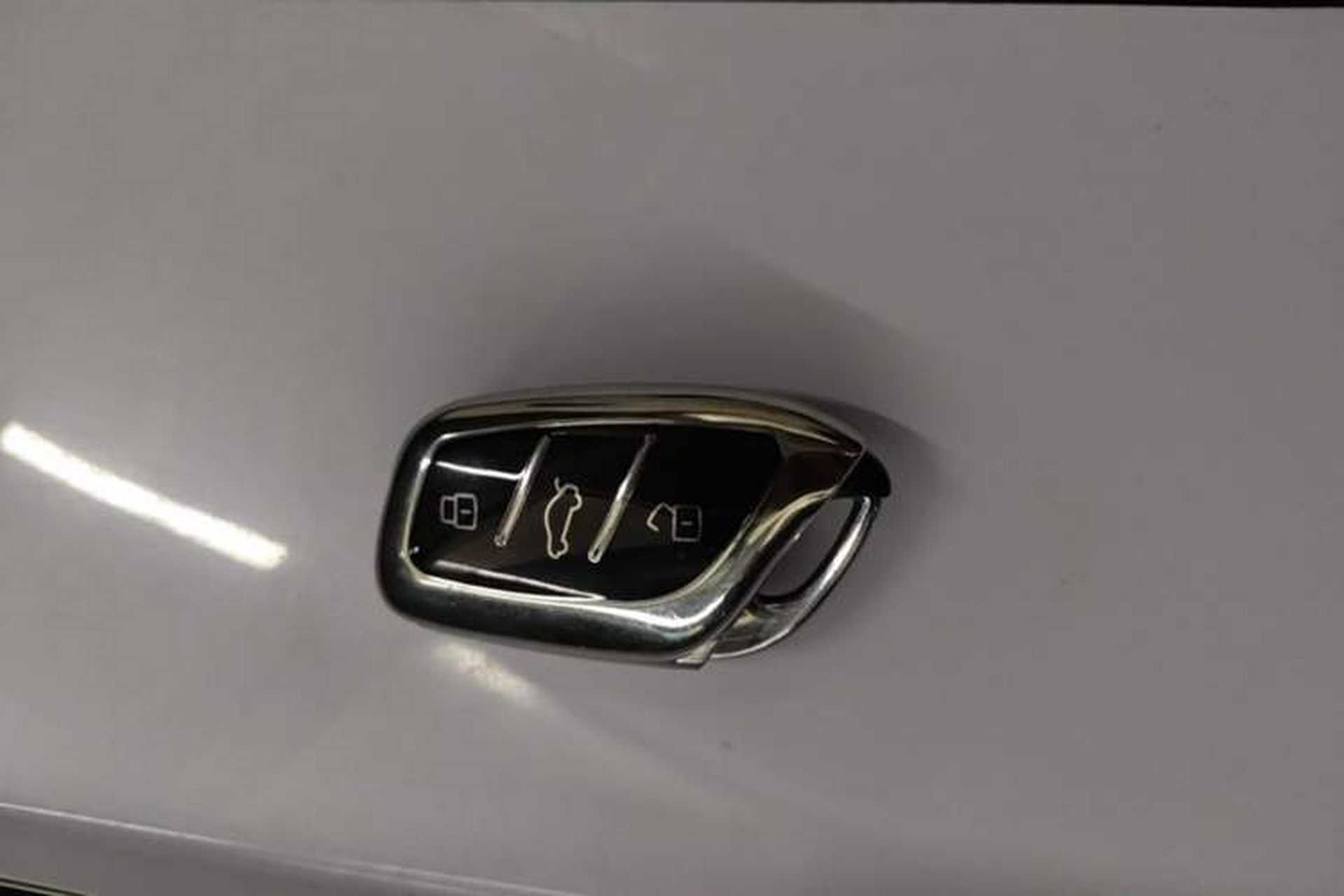 Used Roewe i5 2020 1.5L Automatic 4G Connect Luxury Flagship Edition Vehicle Key