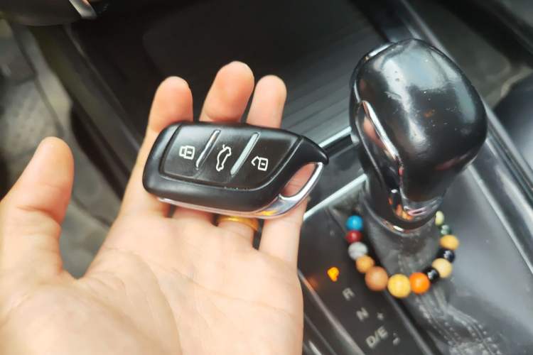 Used Roewe i5 2020 1.5L Automatic 4G Connect Luxury Flagship Edition Vehicle Key